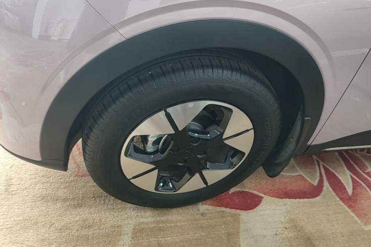 Used Geely Galaxy Geome 2025 310km Dream Edition Left Front Wheel Hub