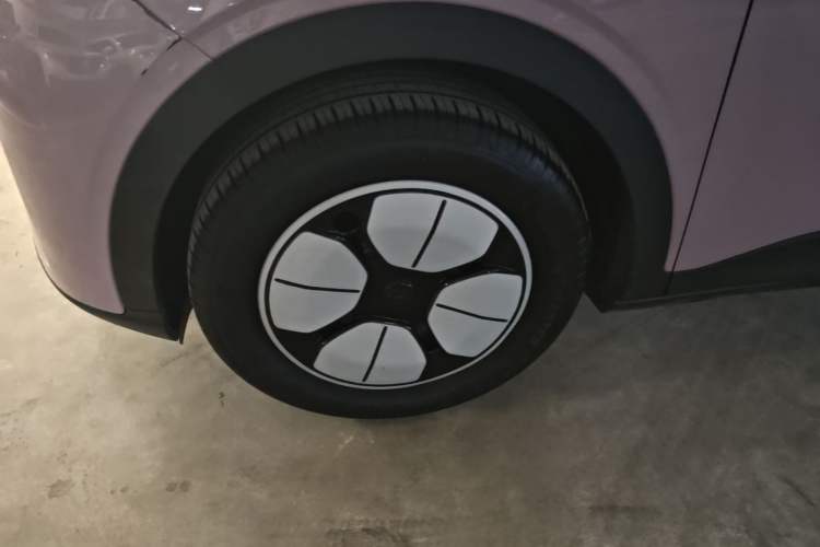 Used Geely Galaxy Geome 2025 310km Youth Edition Left Front Wheel Hub