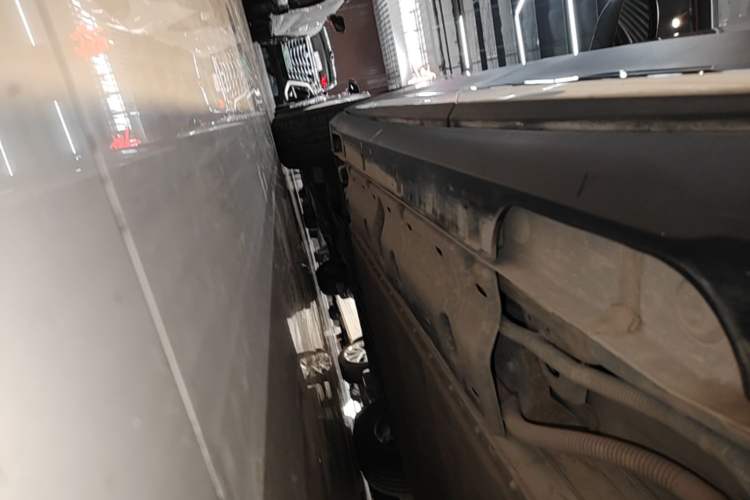 Used Geely Galaxy Geome 2025 UP 410km Exploration Edition Left Side Sill