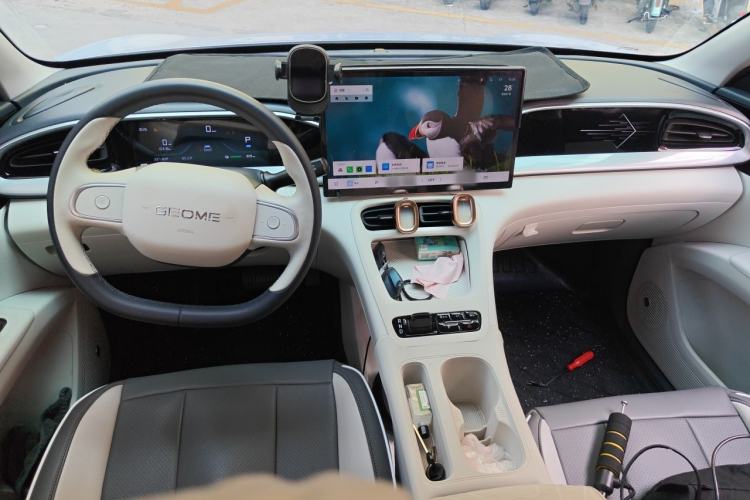 Used Geely Galaxy Geome 2025 UP 410km Exploration Edition Center Console