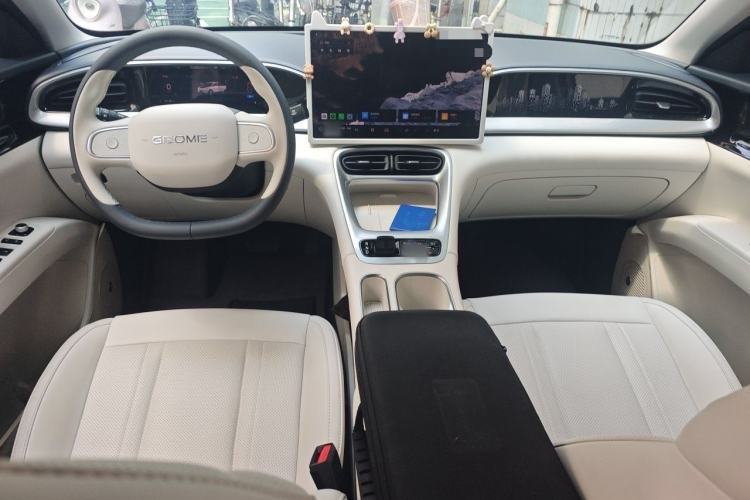 Used Geely Galaxy Geome 2025 UP 410km Exploration+ Edition Center Console