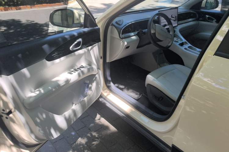 Used Geely Galaxy Geome 2025 UP 410km Exploration Edition Driver Seat