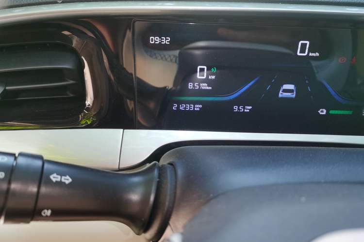 Used Geely Galaxy Geome 2025 UP 410km Exploration Edition Odometer Close Up