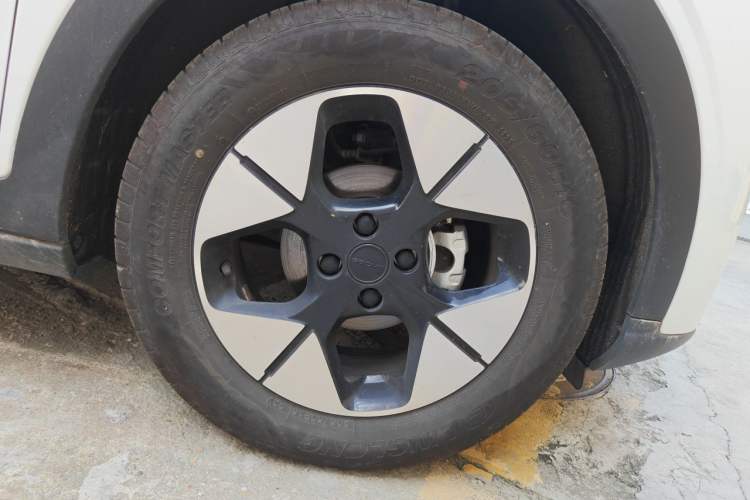 Used Geely Galaxy Geome 2025 UP 410km Exploration Edition Right Front Wheel Hub
