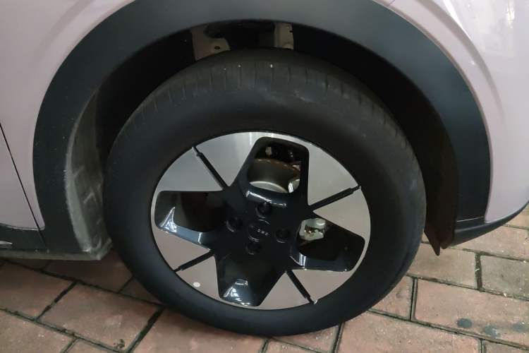 Used Geely Galaxy Geome 2025 310km Dream Edition Right Front Wheel Hub