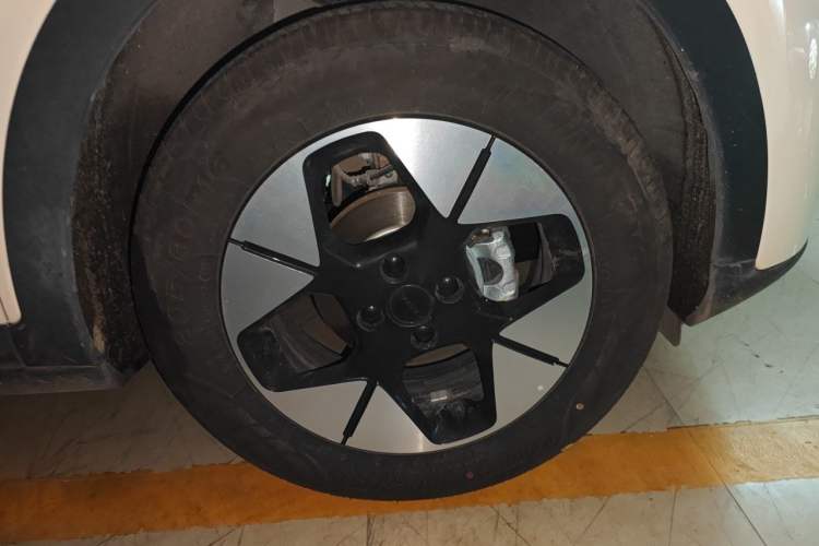 Used Geely Galaxy Geome 2025 310km Dream Edition Right Front Wheel Hub