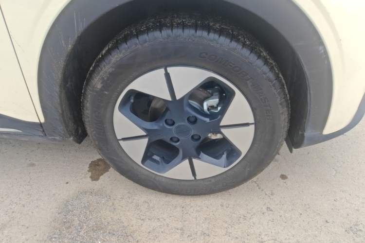 Used Geely Galaxy Geome 2025 UP 410km Exploration Edition Right Front Wheel Hub