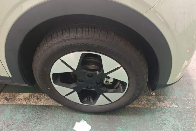 Used Geely Galaxy Geome 2025 UP 410km Exploration+ Edition Right Front Wheel Hub