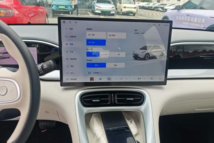Used Geely Galaxy Geome 2025 410 km Free Version Audio And AC Panel