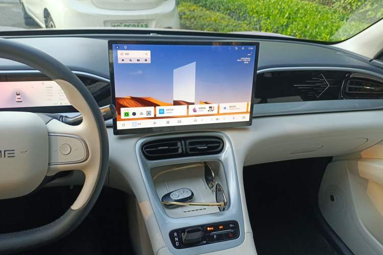 Used Geely Galaxy Geome 2025 UP 410km Exploration Edition Audio And AC Panel