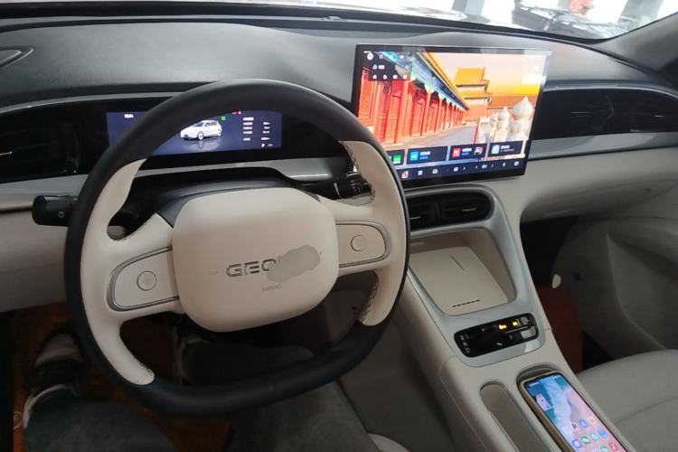 Used Geely Galaxy Geome 2025 410 km Free Version Center Console