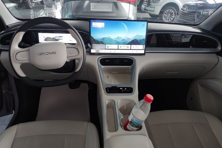 Used Geely Galaxy Geome 2025 UP 410km Exploration+ Edition Center Console
