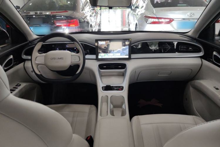 Used Geely Galaxy Geome 2025 410 km Free Version Center Console