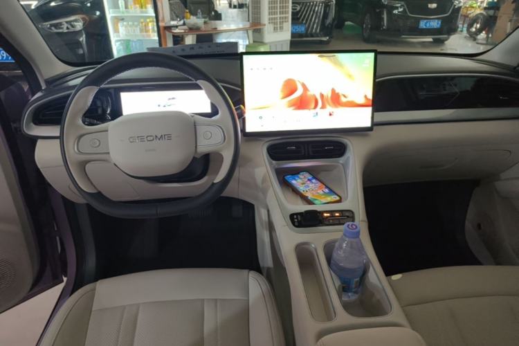 Used Geely Galaxy Geome 2025 UP 410km Exploration+ Edition Center Console