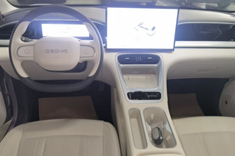 Used Geely Galaxy Geome 2025 UP 410km Exploration Edition Center Console