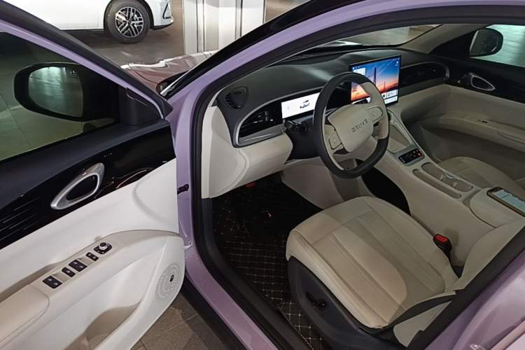Used Geely Galaxy Geome 2025 UP 410km Exploration+ Edition Driver Seat