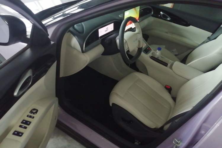 Used Geely Galaxy Geome 2025 UP 410km Exploration+ Edition Driver Seat