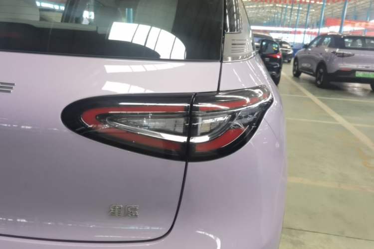 Used Geely Galaxy Geome 2025 UP 410km Exploration Edition Exterior 3