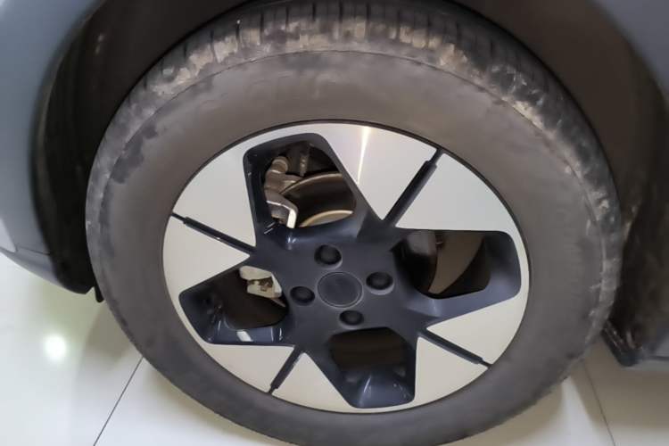 Used Geely Galaxy Geome 2025 UP 410km Exploration Edition Exterior 4