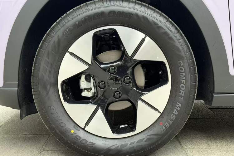 Used Geely Galaxy Geome 2025 UP 410km Exploration+ Edition Exterior 4