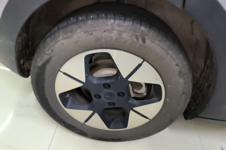 Used Geely Galaxy Geome 2025 UP 410km Exploration Edition Exterior 5