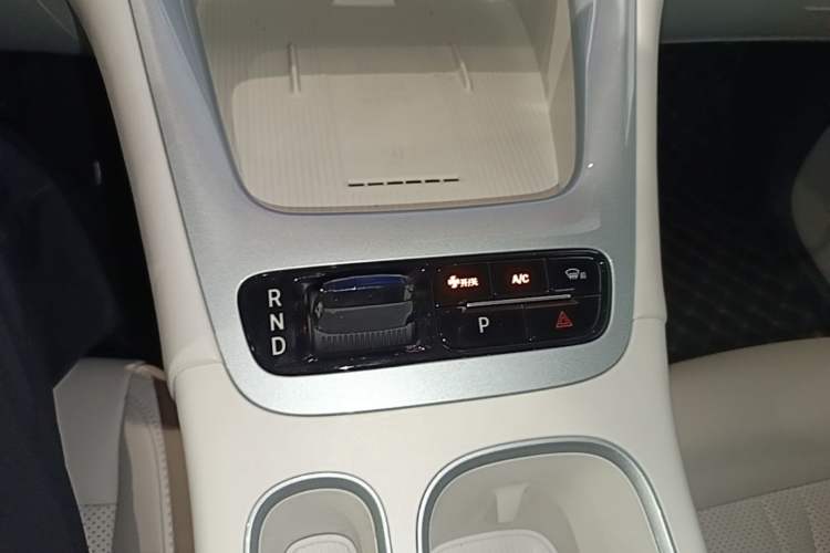 Used Geely Galaxy Geome 2025 UP 410km Exploration+ Edition Gear Lever