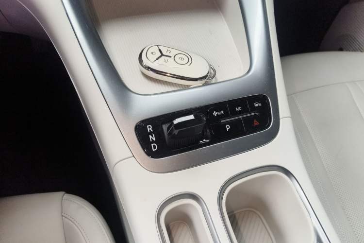 Used Geely Galaxy Geome 2025 310km Youth Edition Gear Lever