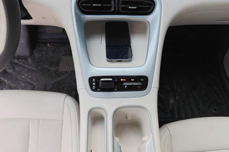 Used Geely Galaxy Geome 2025 UP 410km Exploration+ Edition Gear Lever