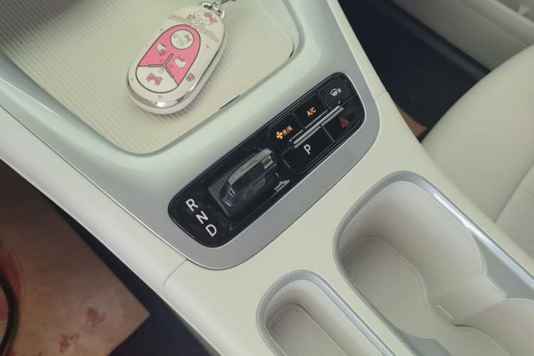 Used Geely Galaxy Geome 2025 UP 410km Exploration Edition Gear Lever