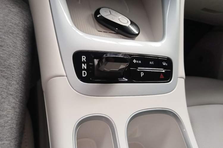 Used Geely Galaxy Geome 2025 UP 410km Exploration+ Edition Gear Lever