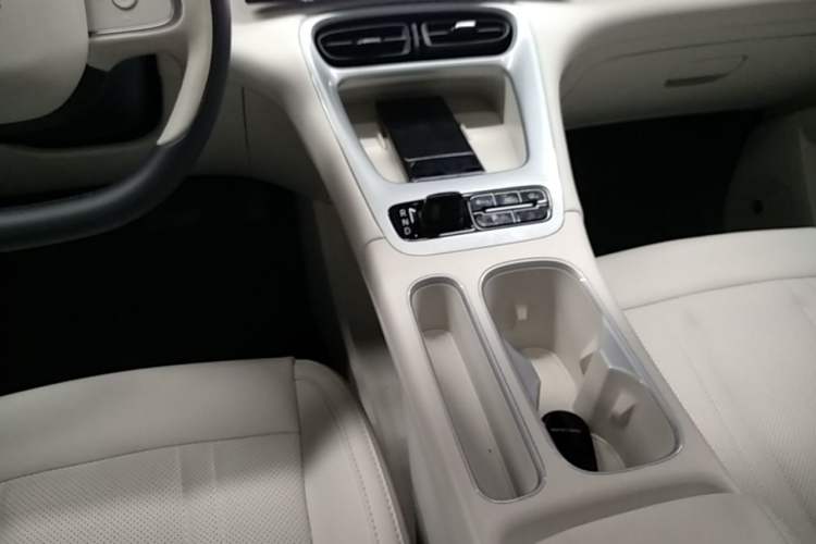 Used Geely Galaxy Geome 2025 UP 410km Exploration+ Edition Gear Lever