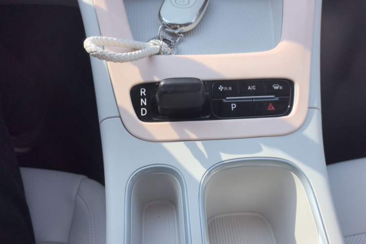 Used Geely Galaxy Geome 2025 UP 410km Exploration Edition Gear Lever
