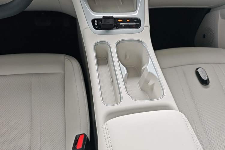 Used Geely Galaxy Geome 2025 UP 410km Exploration Edition Gear Lever