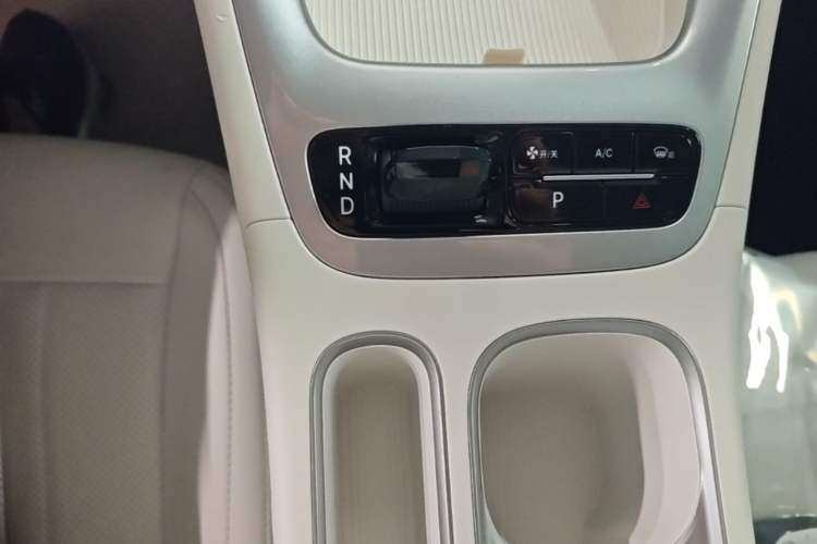 Used Geely Galaxy Geome 2025 310km Youth Edition Gear Lever