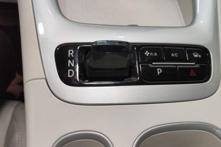 Used Geely Galaxy Geome 2025 410 km Free Version Gear Lever
