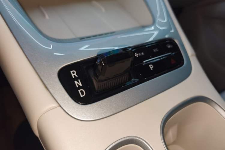 Used Geely Galaxy Geome 2025 UP 410km Exploration+ Edition Gear Lever