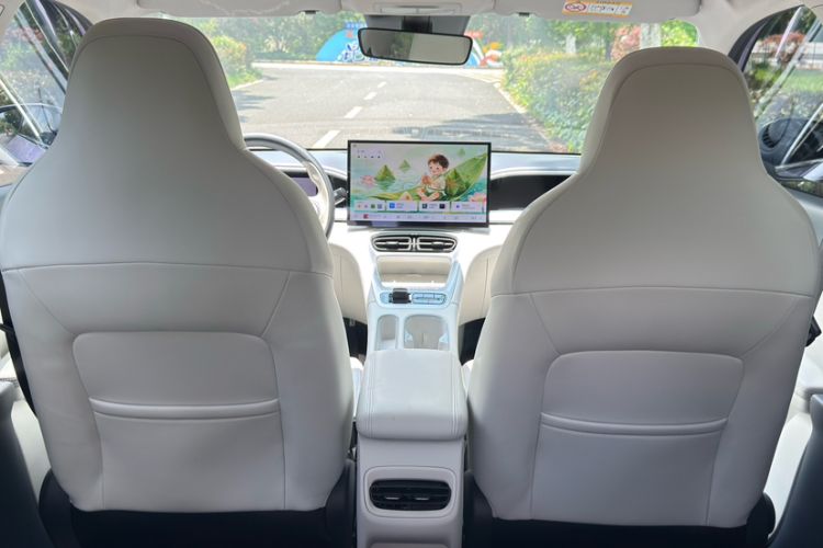 Used Geely Galaxy Geome 2025 UP 410km Exploration+ Edition Interior 10