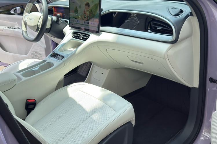 Used Geely Galaxy Geome 2025 UP 410km Exploration+ Edition Interior 4