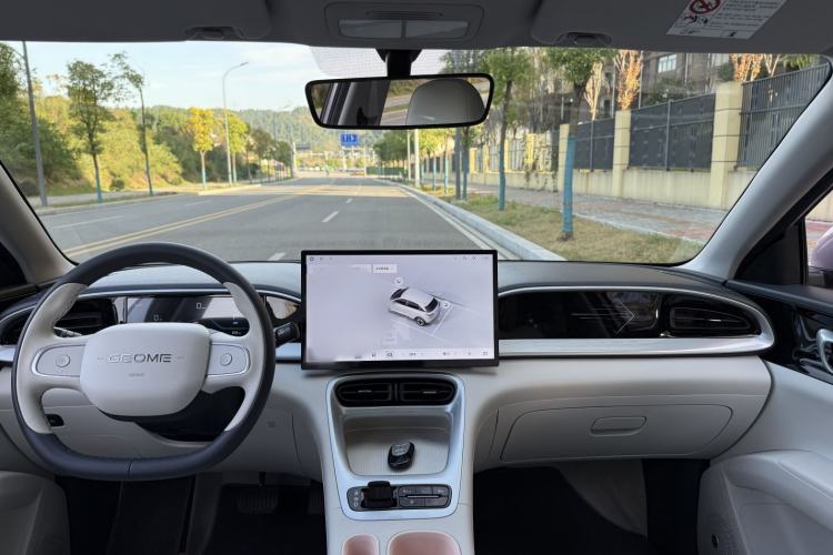 Used Geely Galaxy Geome 2025 UP 410km Exploration Edition Interior 4