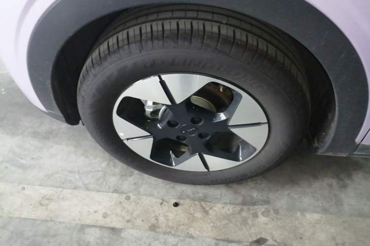 Used Geely Galaxy Geome 2025 UP 410km Exploration+ Edition Left Front Wheel Hub