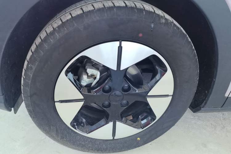 Used Geely Galaxy Geome 2025 UP 410km Exploration Edition Left Front Wheel Hub