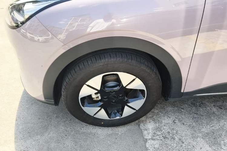 Used Geely Galaxy Geome 2025 UP 410km Exploration Edition Left Front Wheel Hub