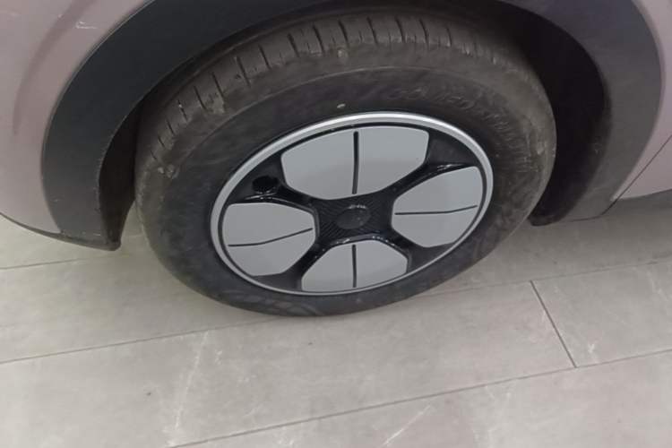 Used Geely Galaxy Geome 2025 310km Youth Edition Left Front Wheel Hub