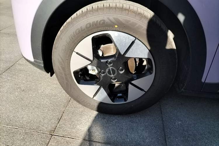 Used Geely Galaxy Geome 2025 UP 410km Exploration+ Edition Left Front Wheel Hub