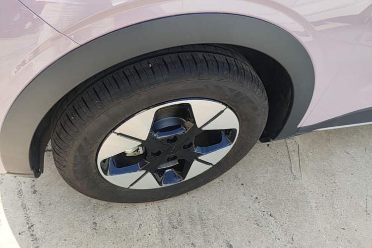 Used Geely Galaxy Geome 2025 310km Dream Edition Left Front Wheel Hub