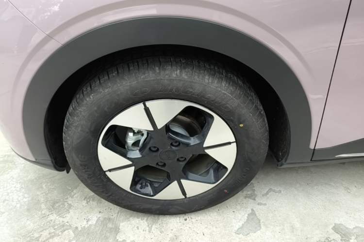 Used Geely Galaxy Geome 2025 310km Dream Edition Left Front Wheel Hub