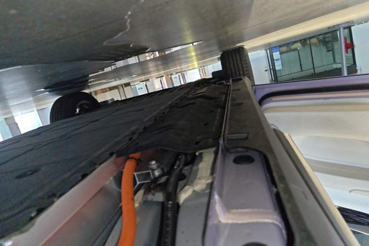 Used Geely Galaxy Geome 2025 UP 410km Exploration+ Edition Left Side Sill