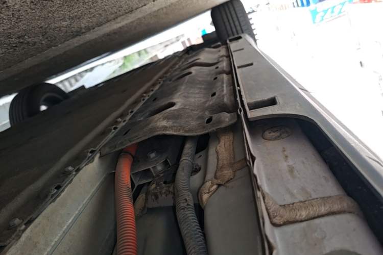 Used Geely Galaxy Geome 2025 UP 410km Exploration+ Edition Left Side Sill