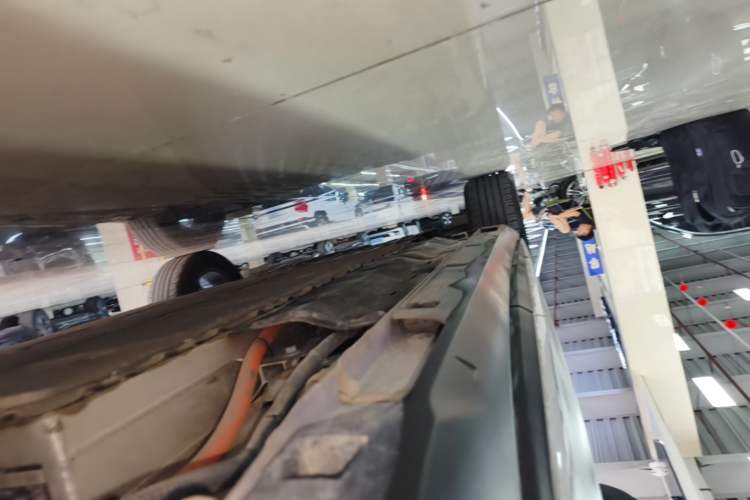 Used Geely Galaxy Geome 2025 UP 410km Exploration+ Edition Left Side Sill