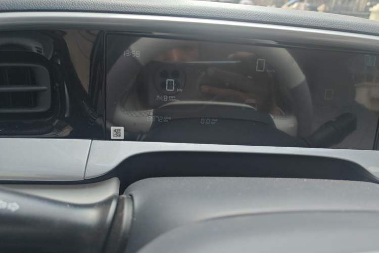 Used Geely Galaxy Geome 2025 410 km Free Version Odometer Close Up